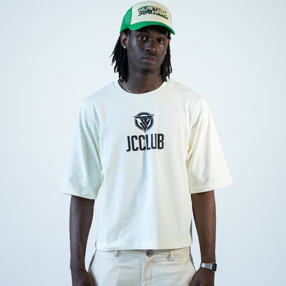 
                      
                        Signature T-shirt
                      
                    