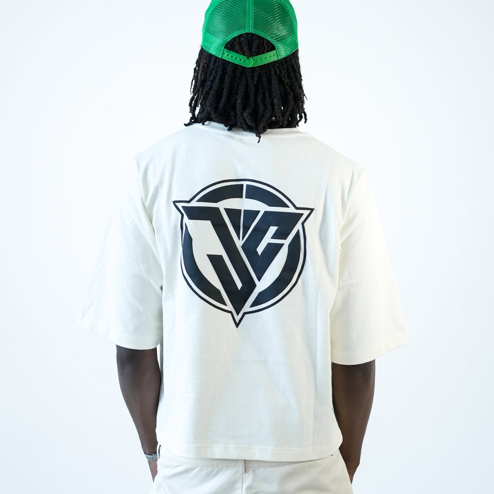 
                      
                        Signature T-shirt
                      
                    